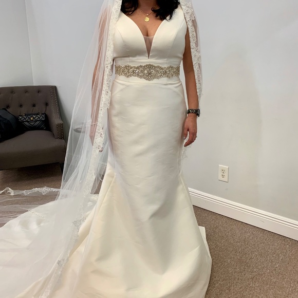 Wedding dress - Picture 5 of 8